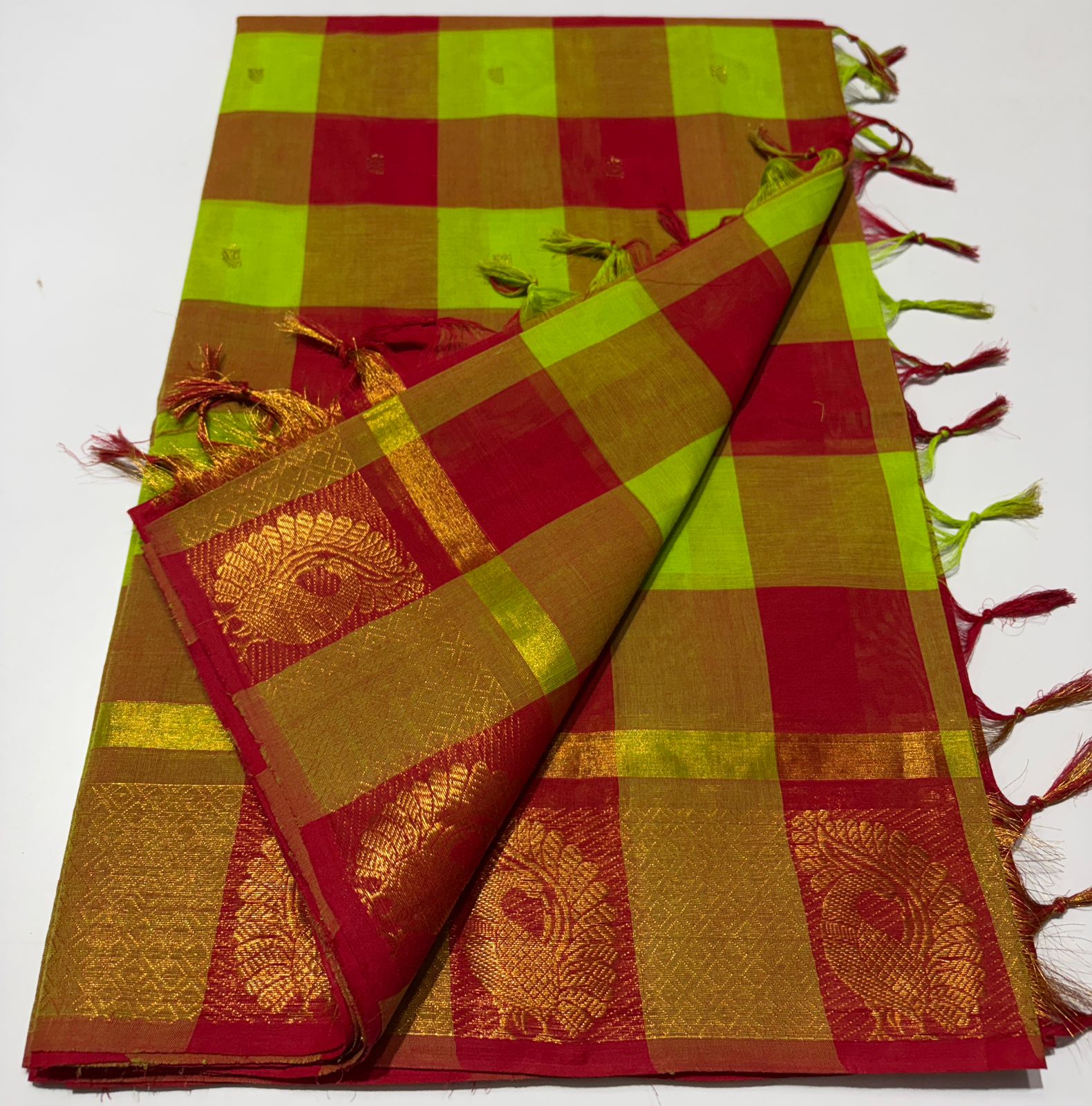 Kanchi Cotton or Handloom Silk-Cotton Saree.